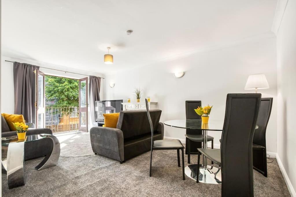 Very Tower Bridge - 2 Bdr - 2 Bath Apartament *
