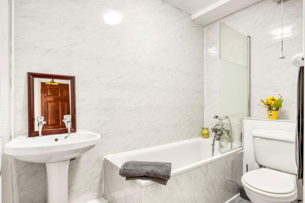 Very Tower Bridge - 2 Bdr - 2 Bath Apartament