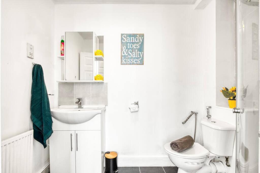 Very Tower Bridge - 2 Bdr - 2 Bath Apartament Londra